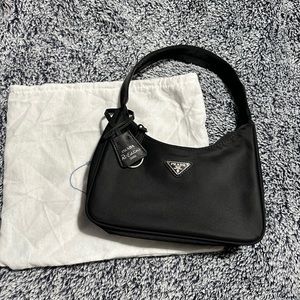 Nylon shoulder bag